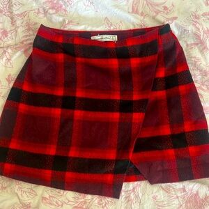 Abercrombie & fitch red and black skirt